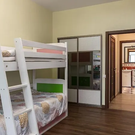 Dzīvoklis Lovely 2-bdrm Ideal For Couples And Family With Children, Free Parking On Premises *